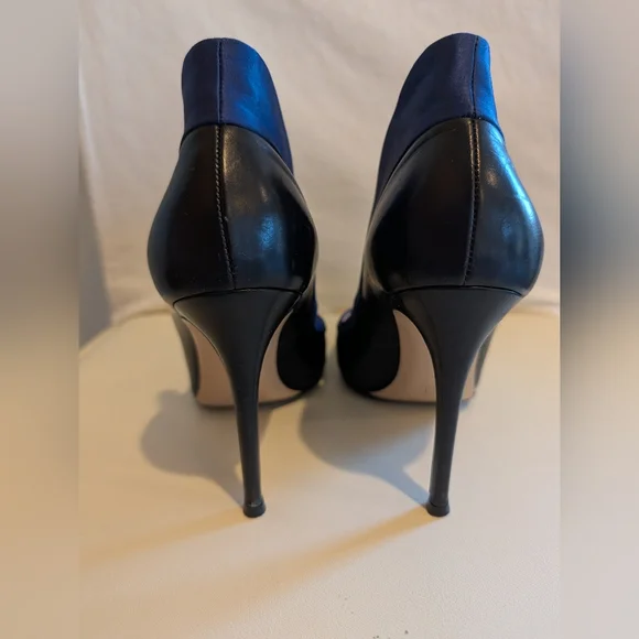 Gianvito Rossi TUXEDO Black Leather And Blue Satin Pointed Toe Pumps Size 37.5 - Picture 5 of 13